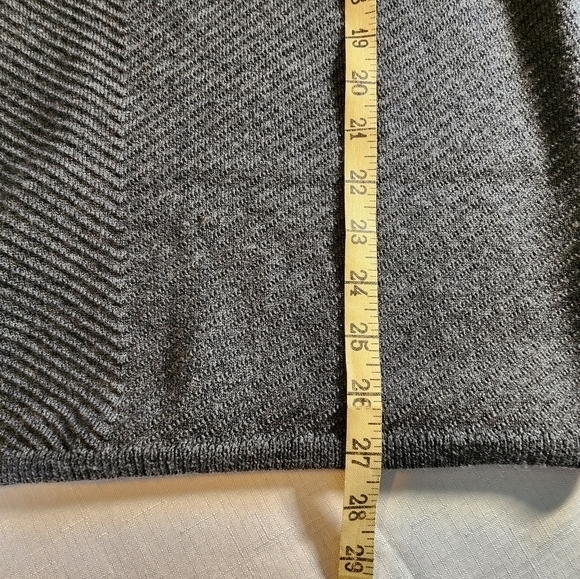 Orvis‎ Women's Medium Gray Wool Crew Neck Sweater - Picture 8 of 11